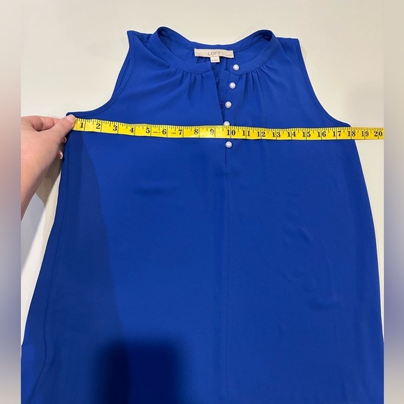 Loft Sleeveless Royal Blue Top with Pearl Buttons Size XS Petite - Picture 4 of 6
